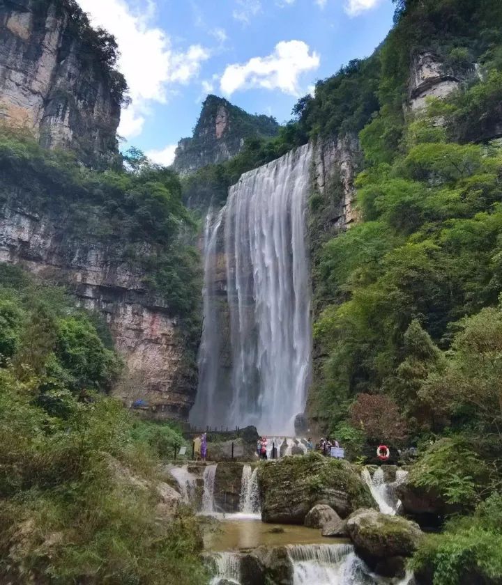 在宜昌一大波福利正在向你靠近這麼多好玩兒的地方不信沒有你的菜!