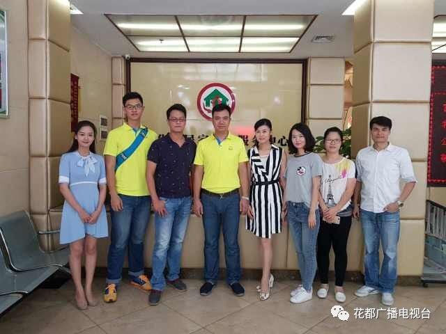 我台名主持蓝宝晶,王志文,吴家俊,周若菡和老人家们聊天,表演节目老人