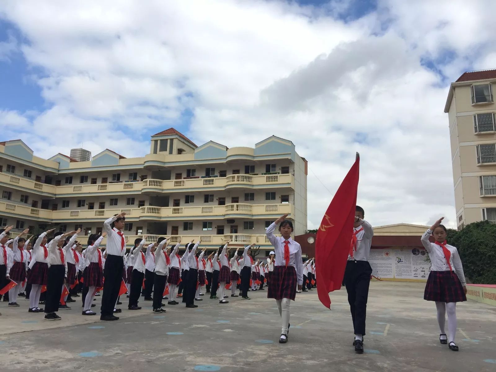 唱响国歌丨明通小学北辰二部以别样的方式向国庆献礼