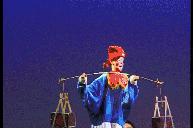 木偶戏皮影戏是中国民间古老的传统艺术,老北京人都叫它驴皮影