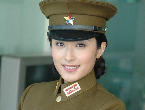 穿軍裝的女人真美麗,各國女兵大比拼