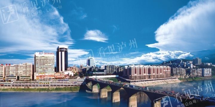 沱江一橋↓長江大橋(今天也是長江大橋的生日,瀘州長江大橋於198昴 