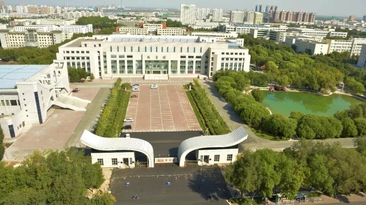 石河子大学 全景图图片