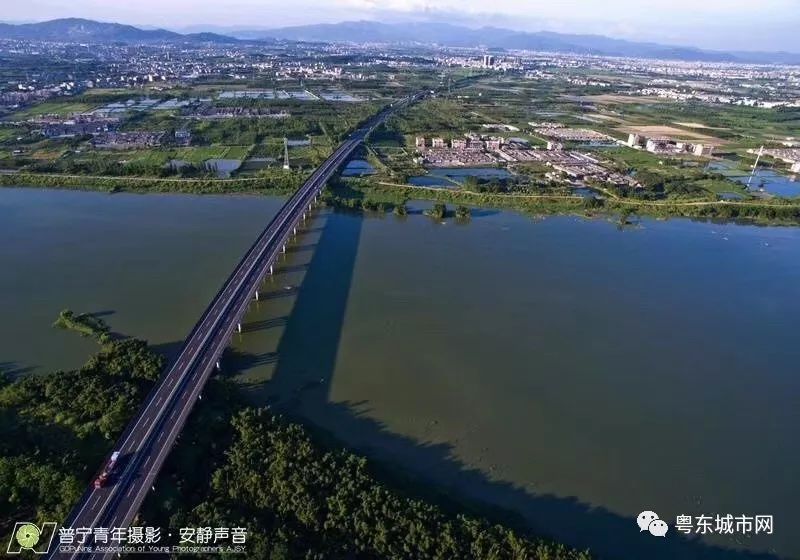 流經陸河縣東坑鎮,陸河縣水唇鎮,揭西縣五雲鎮,揭西縣河婆街道