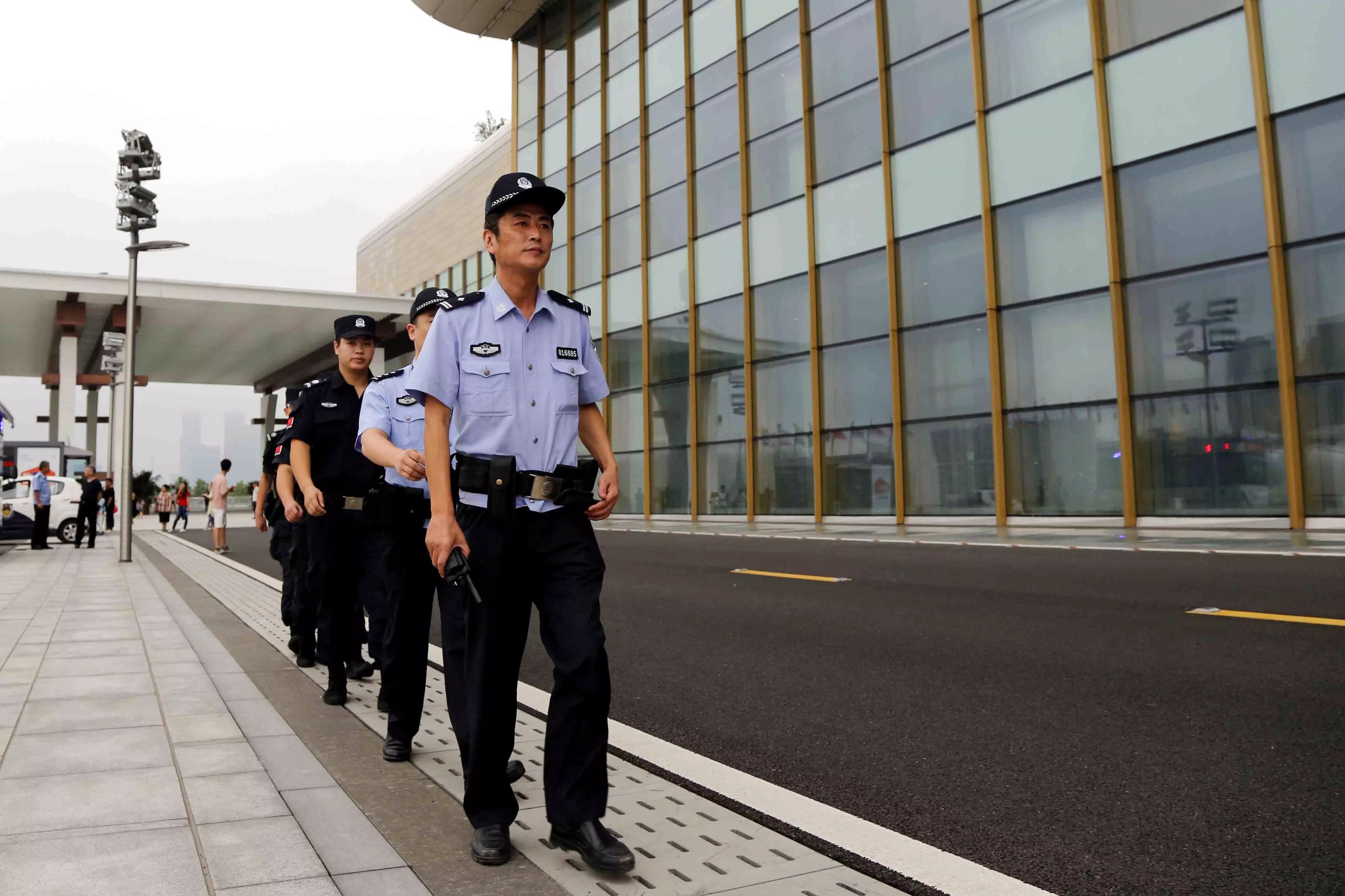 蕭山一大波警察出動!車站,廣場,馬路.遇到檢查,請配合!