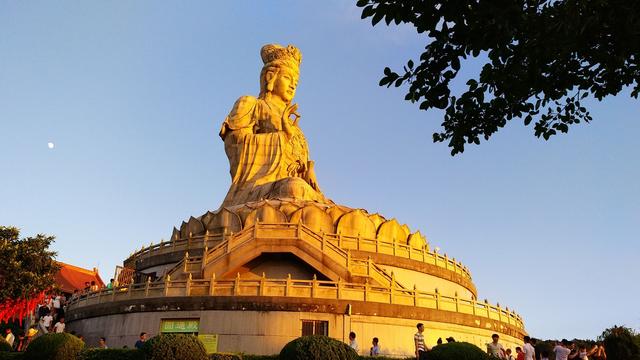 中秋節實拍,美女帶你暢遊東莞觀音山