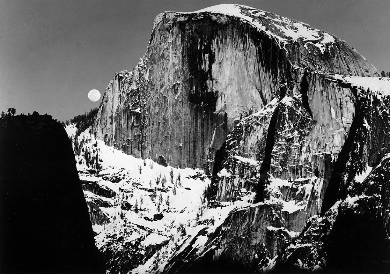 安塞尔·亚当斯 月亮和半圆山 ansel adams:moon and half dome