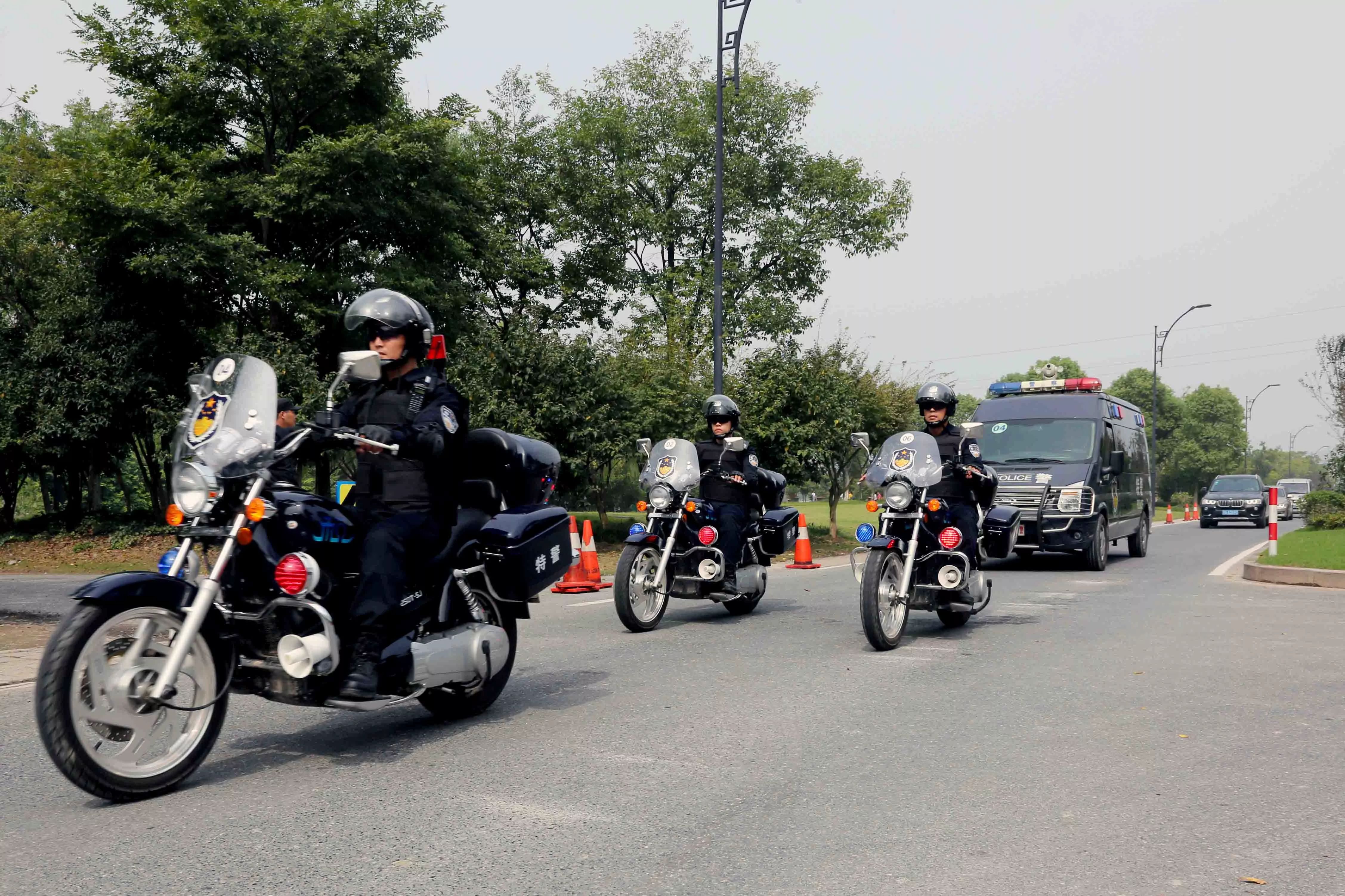 警车出警照片图片