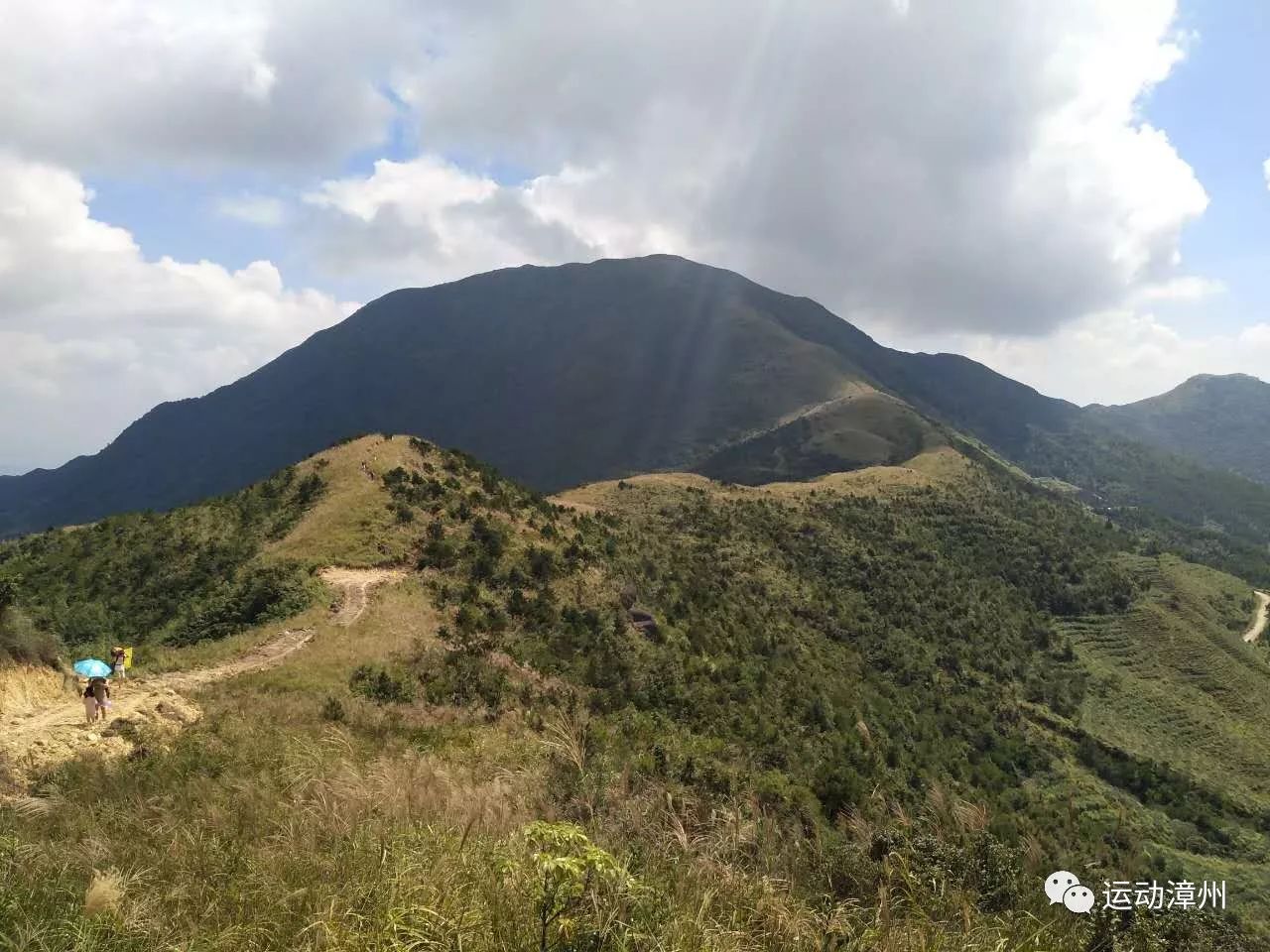 運動漳州10月12日閩南大芹山高峰草原露營活動第一期圓滿成功