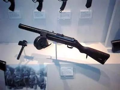 二战芬兰索米冲锋枪图片