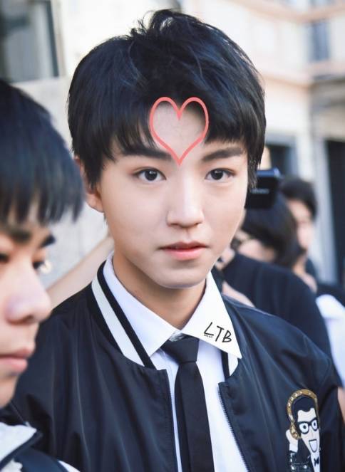 tfboys三小只都爱的心形刘海王俊凯帅王源萌千玺也太撩了吧