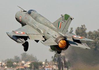 印度空军大约有70%左右的飞机都是二代或轻型机,并且因为战机