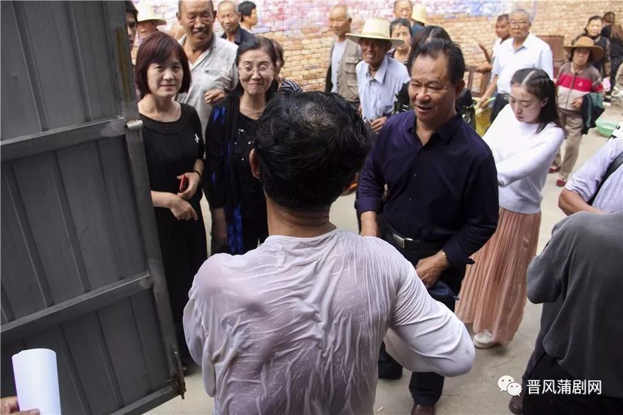 上图:蒲剧名家王青丽刘逸洁(盐湖区蒲剧团)《风雨鹳雀楼》上图:角色