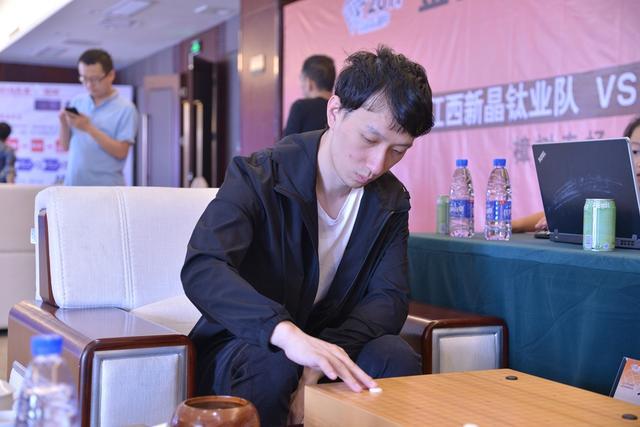 刘曦围棋图片