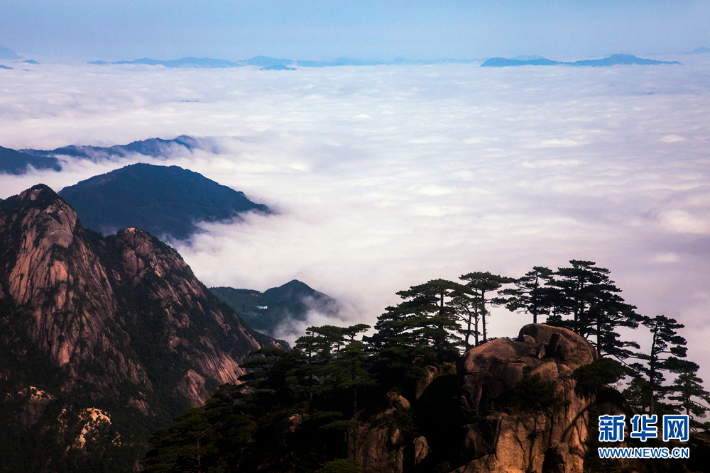 雲海佛光日出與晚霞黃山展現最美黃金週