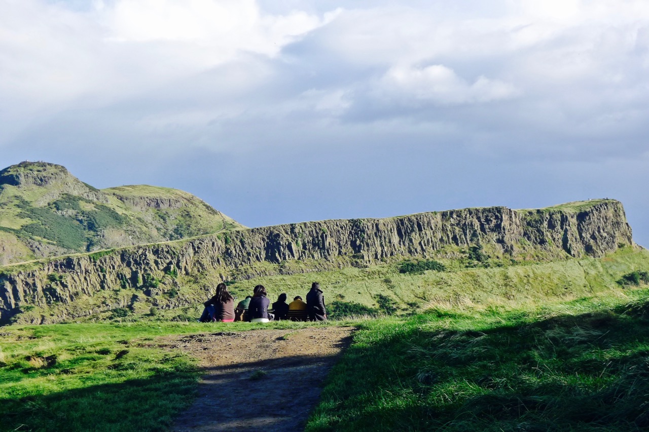 arthur's seat,爱丁堡的制高点就是这个名为"亚瑟王宝座"的小山