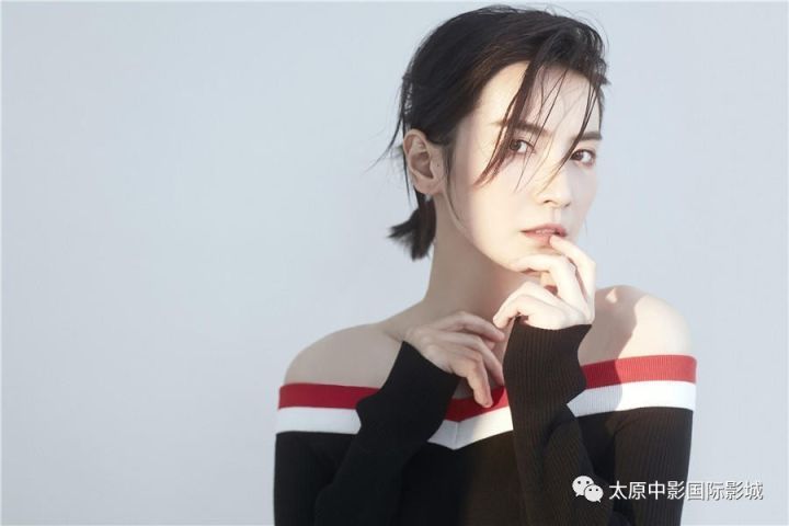 当然喽最帅的李媛还是她自己啦绣春刀2中饰演丁翀滚蛋吧肿瘤君中饰演