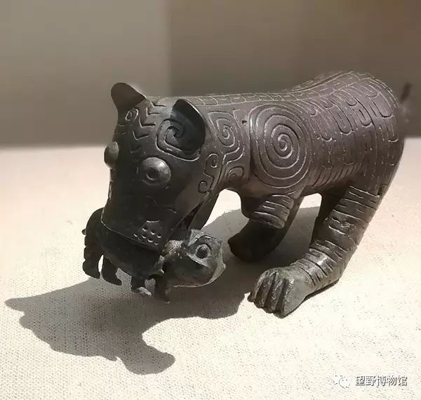 周邦肇作陕西宝鸡出土商周青铜器精华展