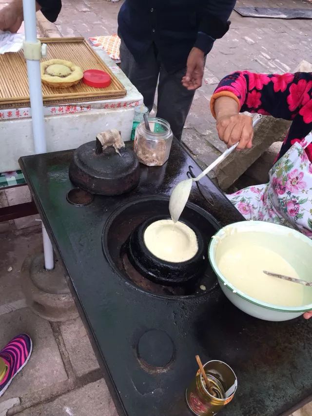 山西农村现场摊煎饼,月入一万二