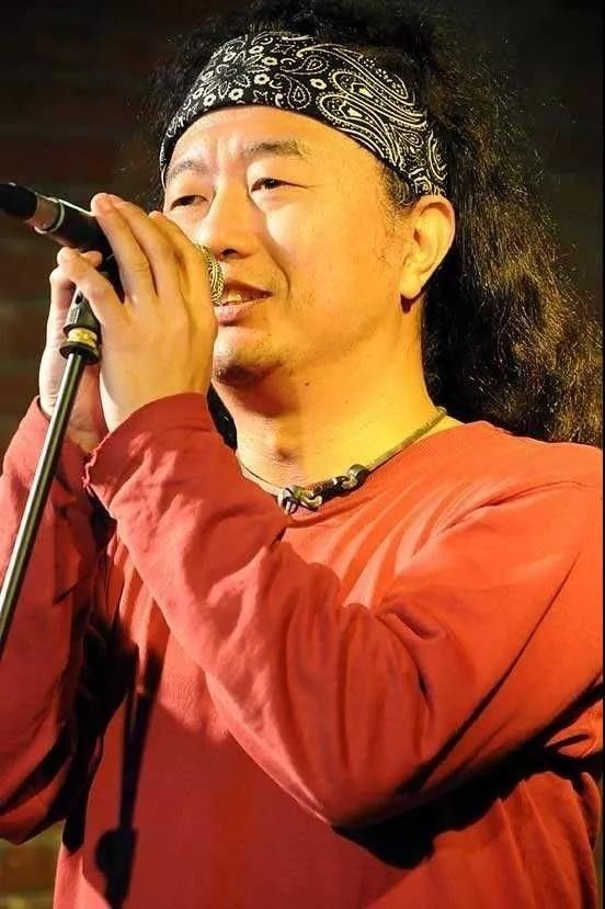 funky末吉有日本鼓王之称,日本家喻户晓的摇滚乐队暴风乐队的领队