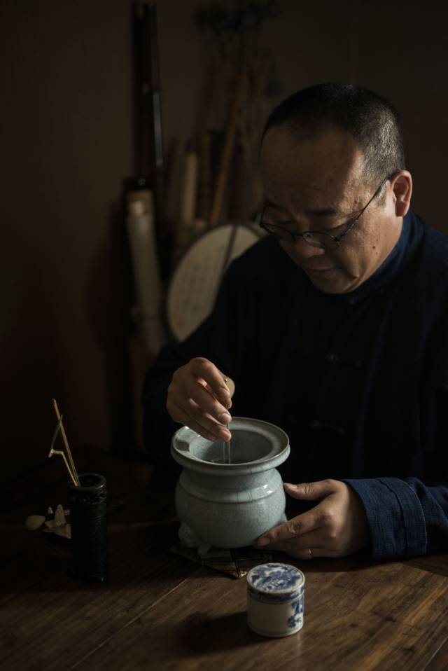 作者清祿書院吳清先生,研習傳統習俗,遍查古代香譜,親試地道香材,公開