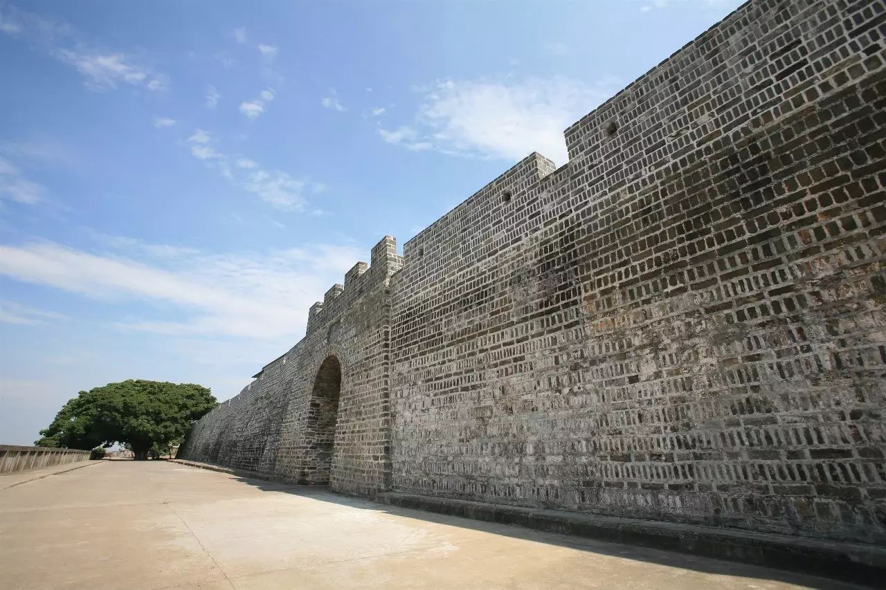 万安古城墙的历史图片