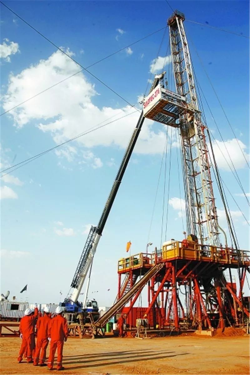 中石油钻井队图片图片