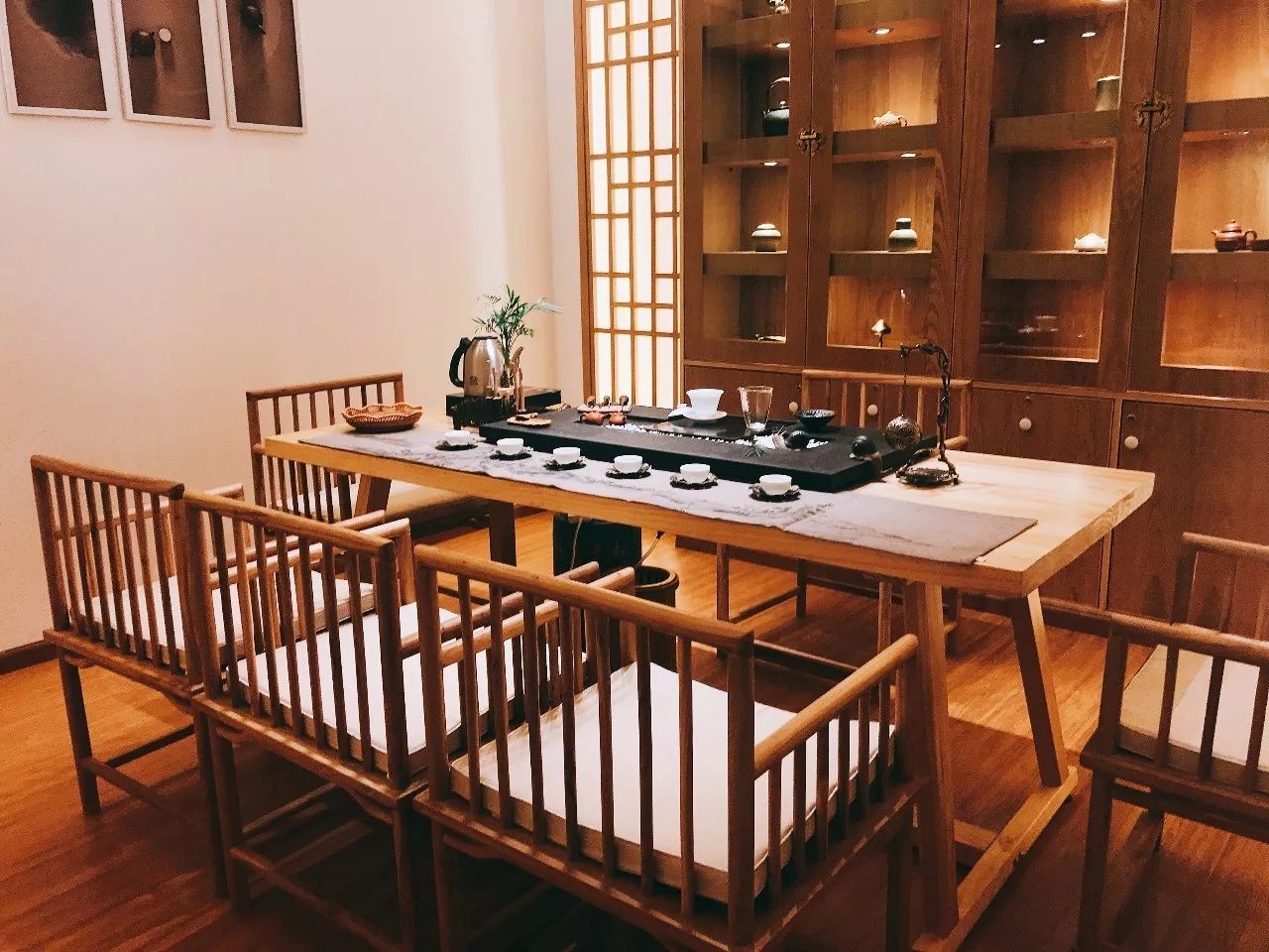 馆的内外主题空间,其中受关注最高的是殿堂级茶人的藏茶室——殿仓,和