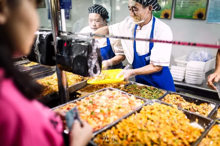 在內蒙古大學上了四年學,念念不忘的卻是師大的食堂.