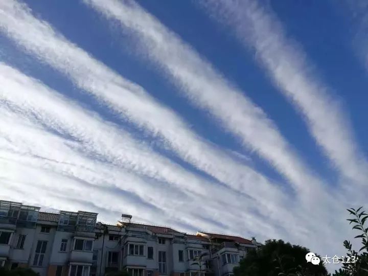 太倉上空驚現地震雲這個真得科普一下