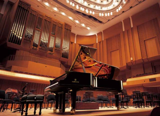 【雅马哈音乐厅】梦想的舞台和可再生还原演奏的智能三角钢琴