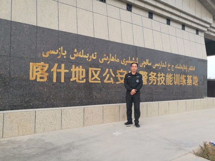 益阳市公安局巡特警支队的李丹教官在新疆喀什地区泽普县送教南疆送教
