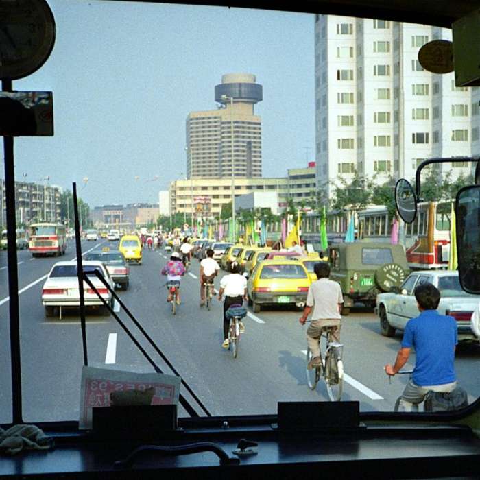 九十年代初 中国各具特色的城市 现在都是一摸一样的
