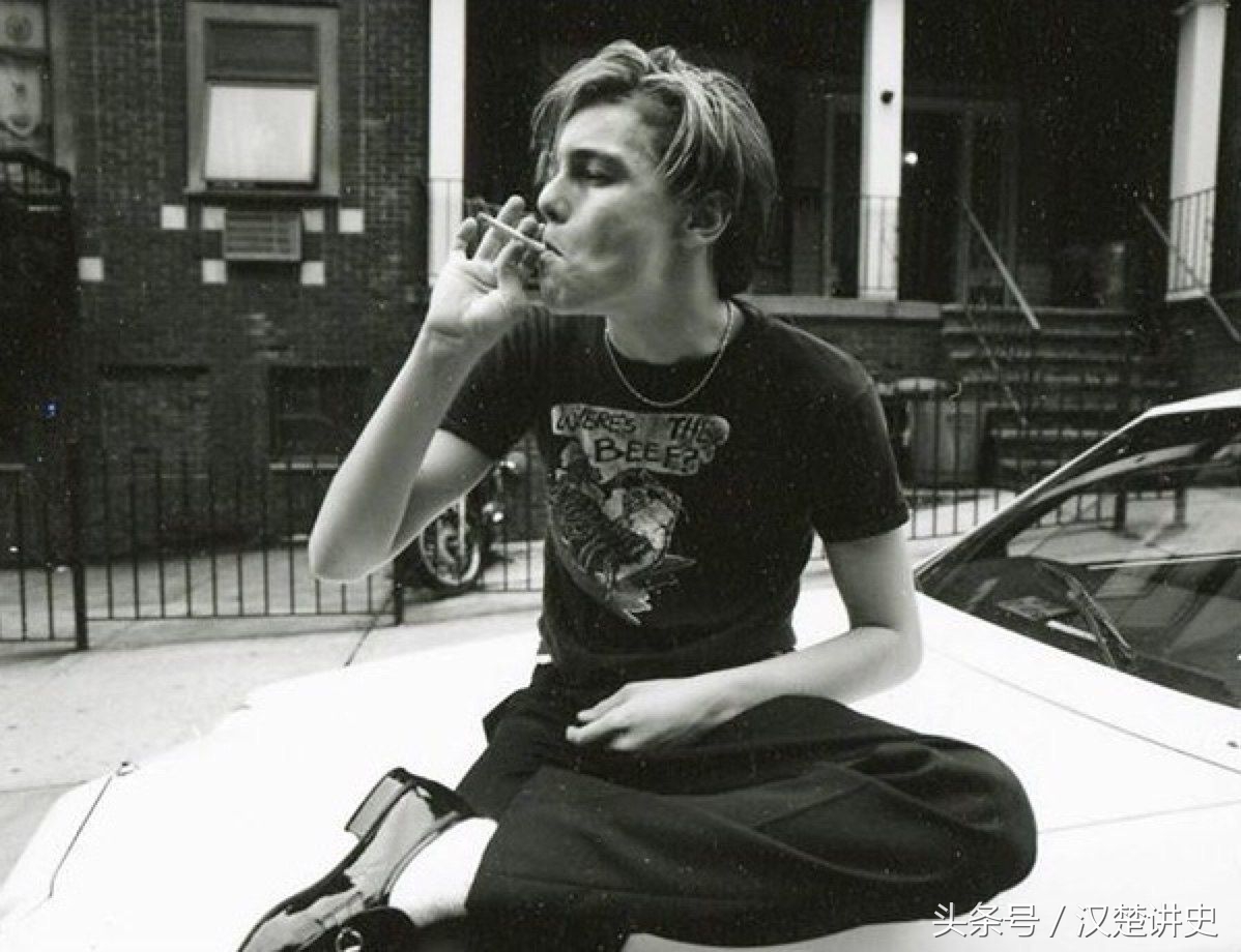 莱昂纳多吸烟图片