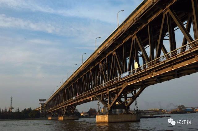 上海首座黄浦江大桥松浦大桥进入改造期将成为黄浦江上首座可骑行步行