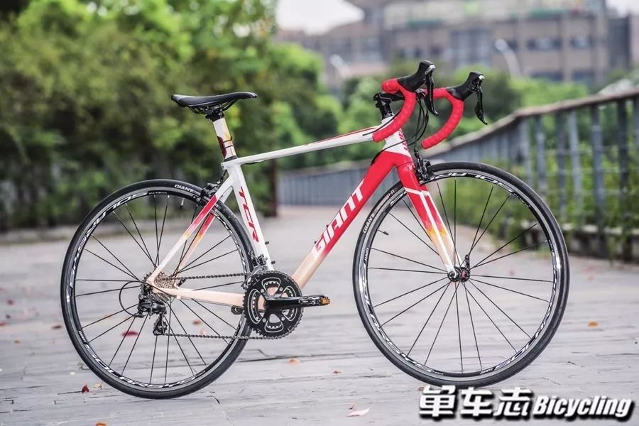 Giant 2025 tcr 6700