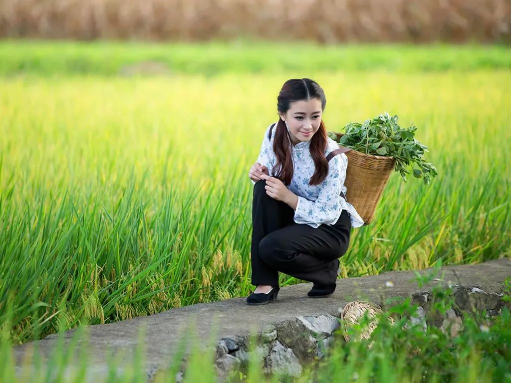 布鞋美女风景图片图片