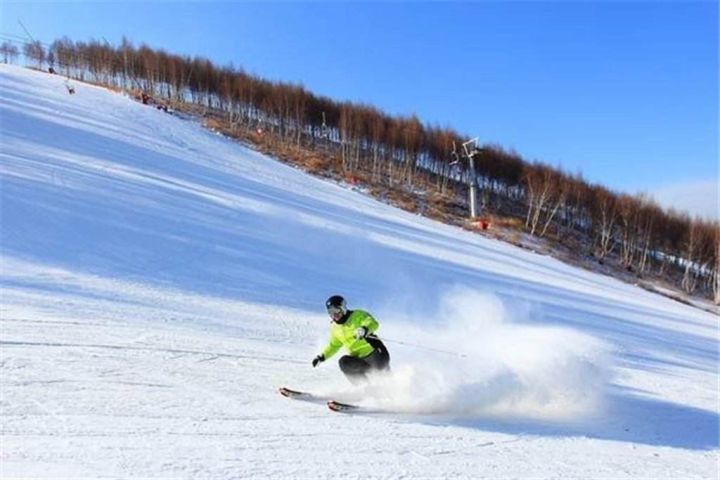 曲阳悠乐谷冬天滑雪场图片