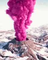 布拉格火山喷发出粉红色真是有颗少女心难道出于艺术家