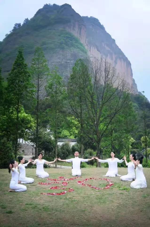 巴克提瑜伽会所喜迎开业 · 特设公开课 · 魏立民上师亲授瑜伽回春术