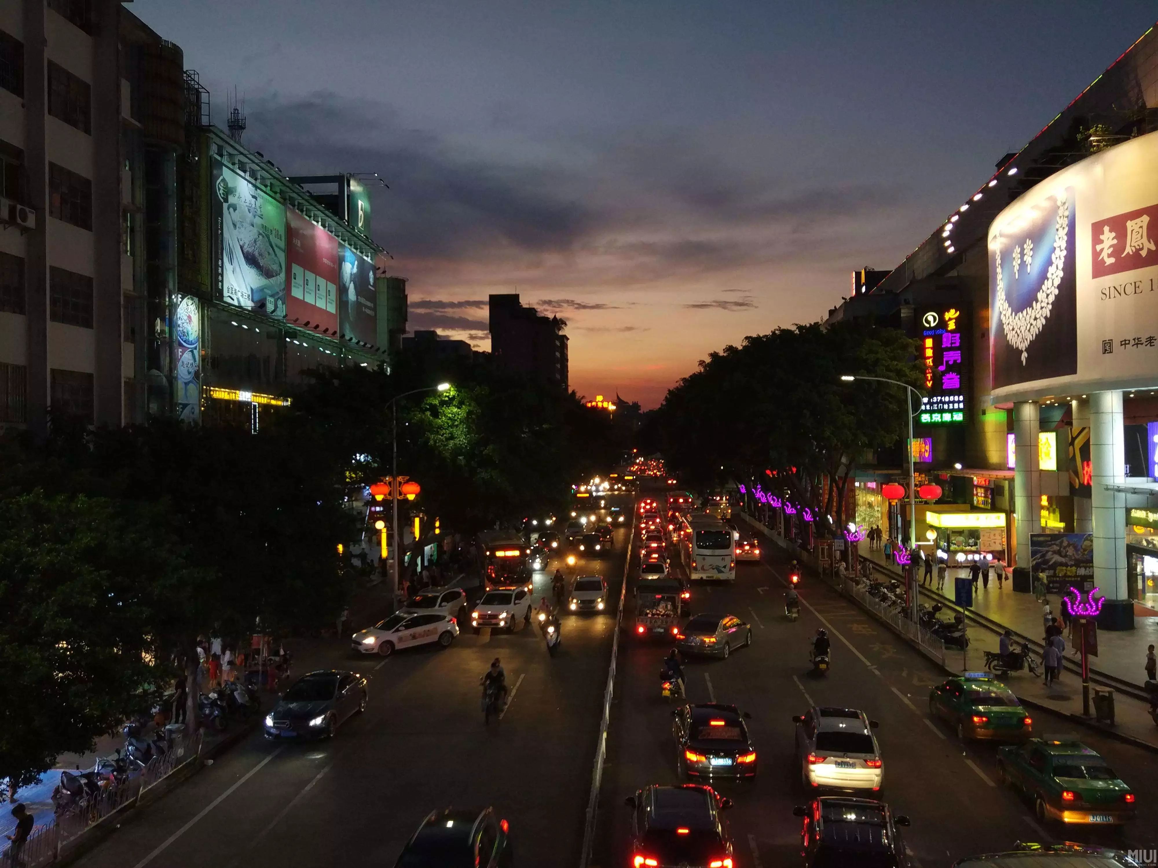 在拱北地下搭乘中旅大巴,到达江门胜利车站