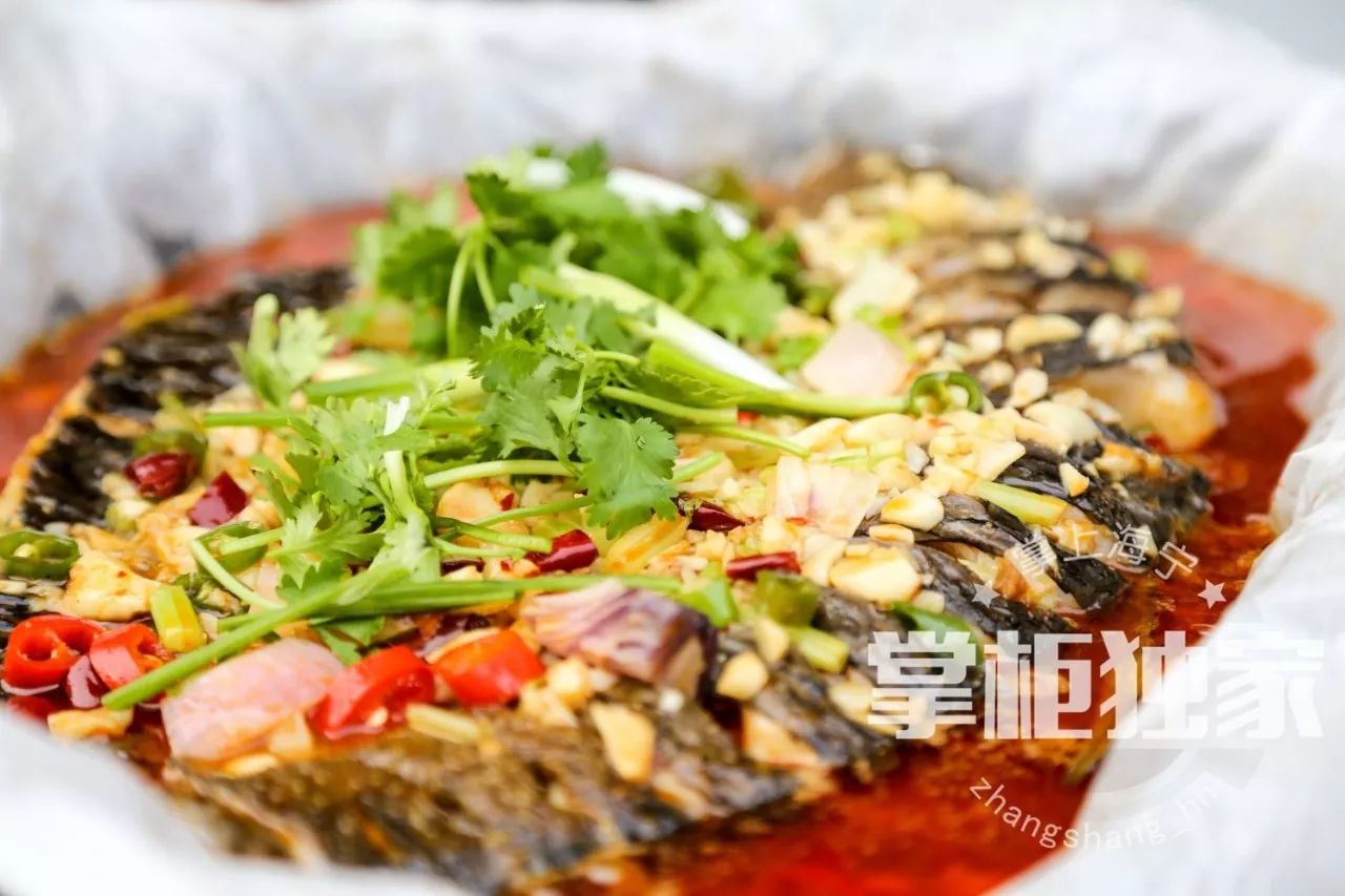 魚分三種,草魚78元,胖頭魚88元,黑魚98元,個頭都是hin實稱的.