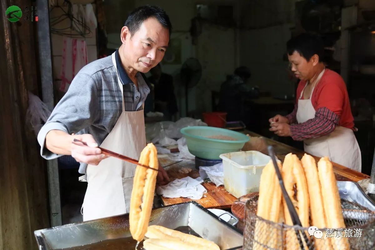 探店丨坚守13年,这家早餐店始终热气腾腾的秘诀是什么?