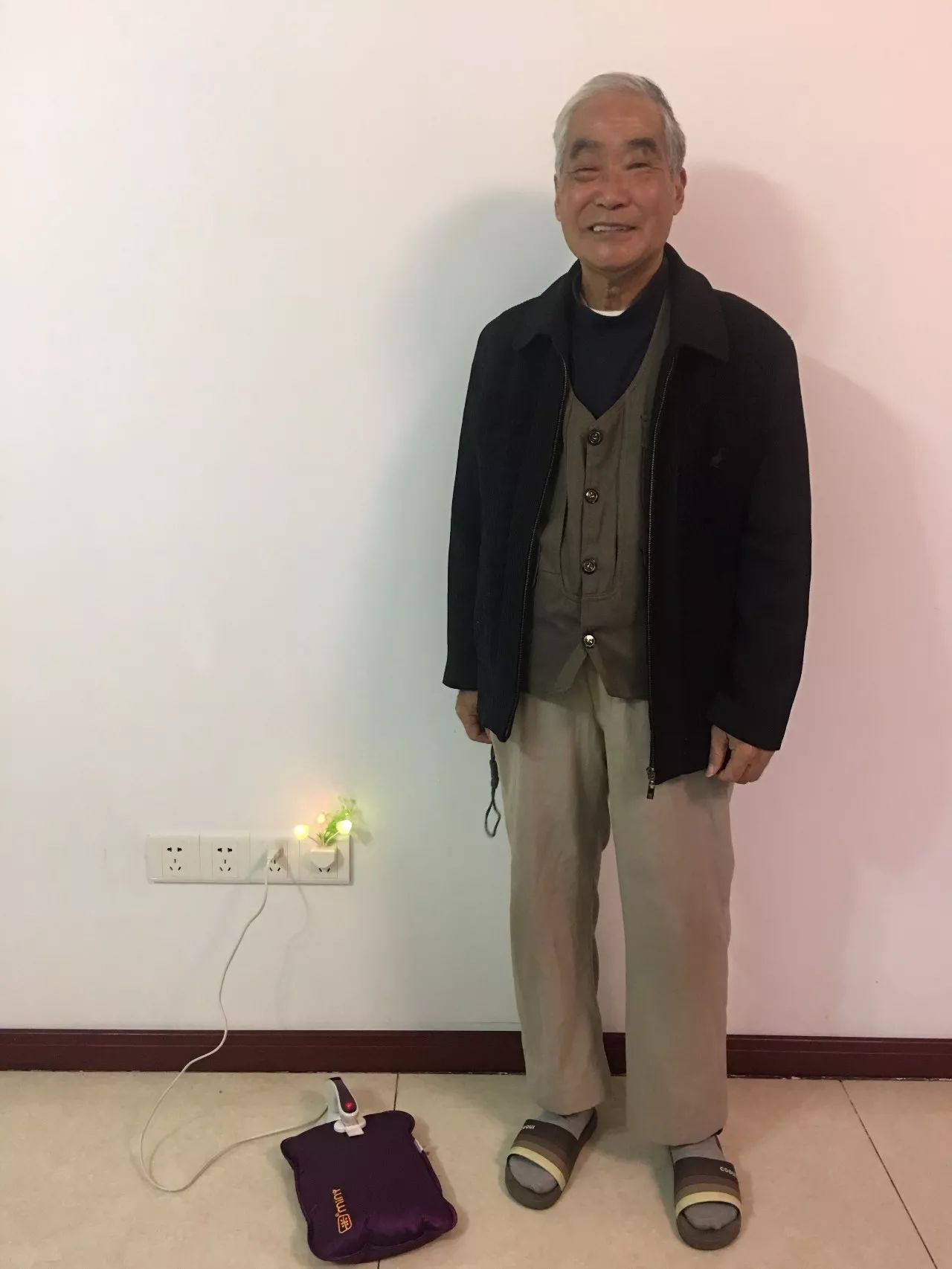 78歲老爺爺帥遍了朋友圈,照片的背後……淚奔了