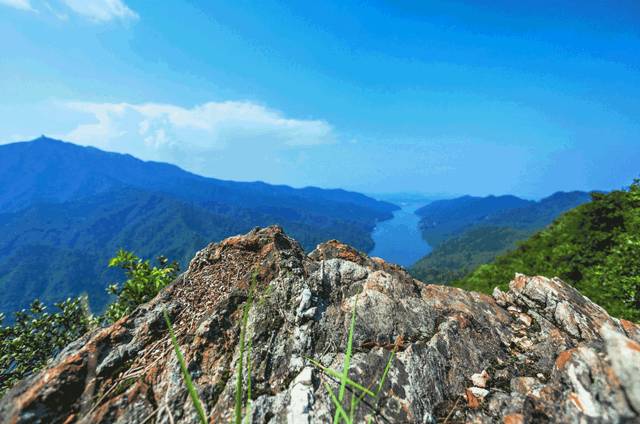 9元=飛霞山景區大門票 往返渡船 觀光車,傳承百年飛霞古洞道觀文化,給