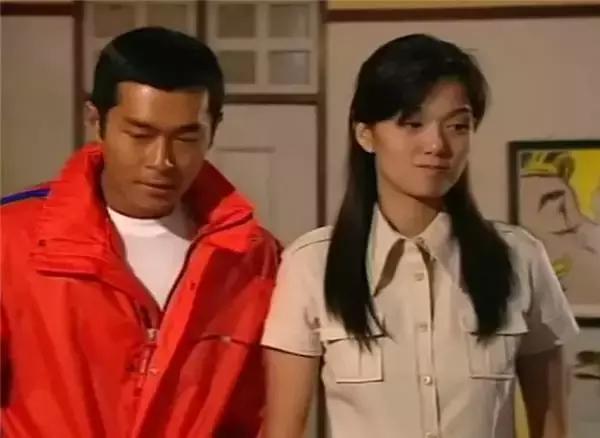 1998年搭档古天乐主演《烈火雄心,是一个纯真的女孩,单纯的就是追寻