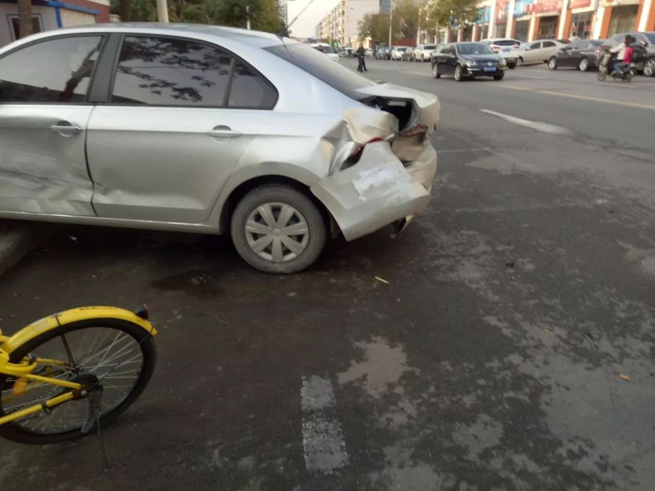 天津紅橋發生重大交通事故,三車相撞!