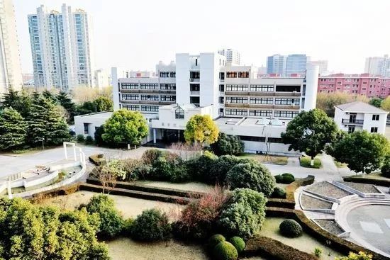 上海戏剧学院莲花校区图片