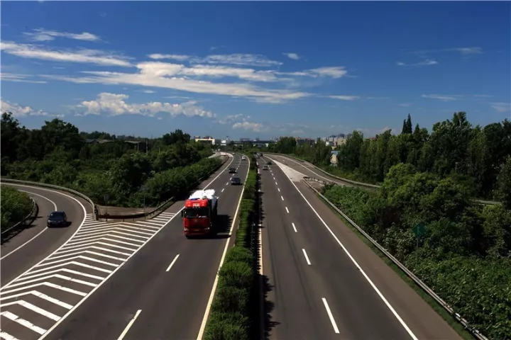 成彭高速公路图片
