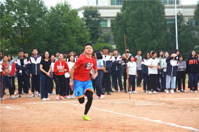 锻炼身体 奋发图强—浏阳市第九中学第二届体育运动节顺利召开